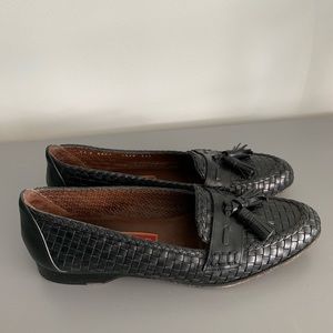 Vintage black leather tassel Cole Haan loafers